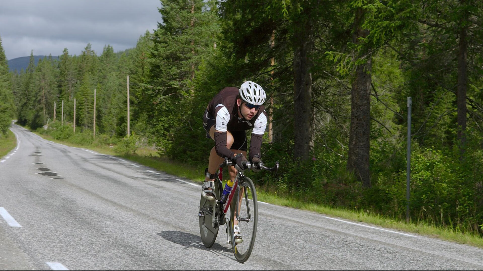 当F1的轰鸣响彻城市夜空，凯文·杜兰特的表现，为何堪称职业运动员的赛道教科书？