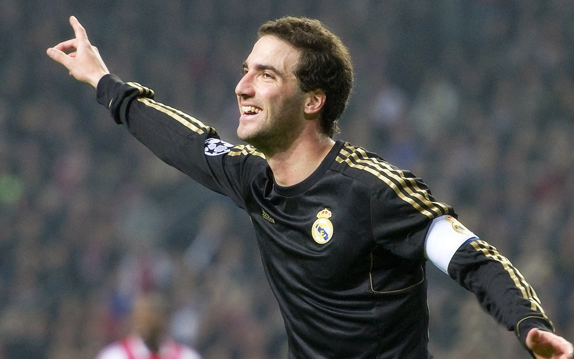 若日尼奥觉醒，巴西队华丽蜕变，一场大胜背后的战术革命与领袖诞生